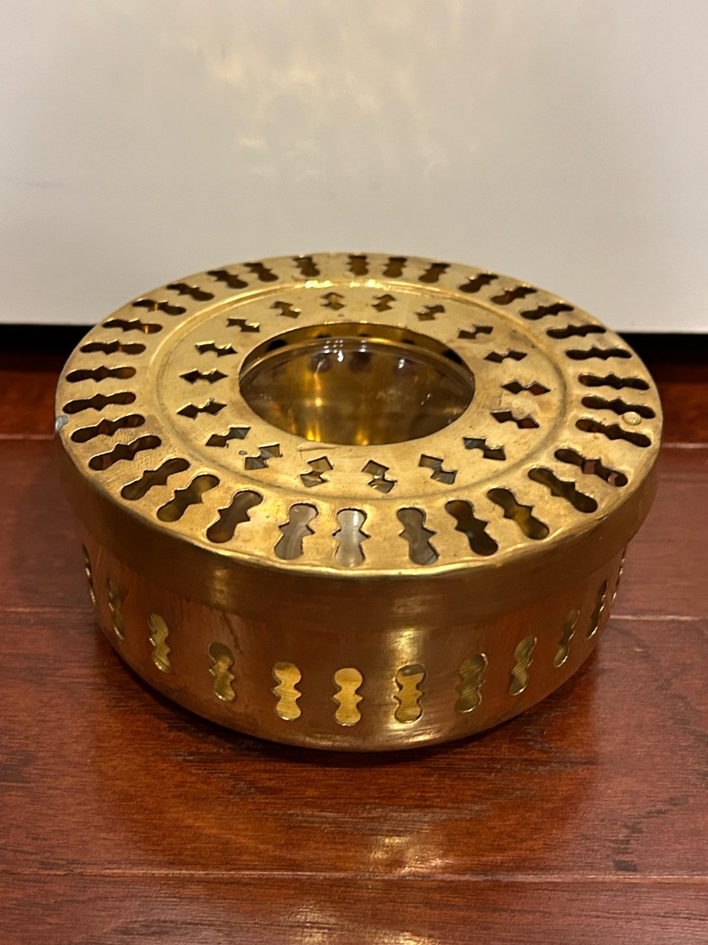 Vintage Solid Brass Pierced Cutout Tealight Holder & Teapot Warmer Made in India - Picture 3 of 9